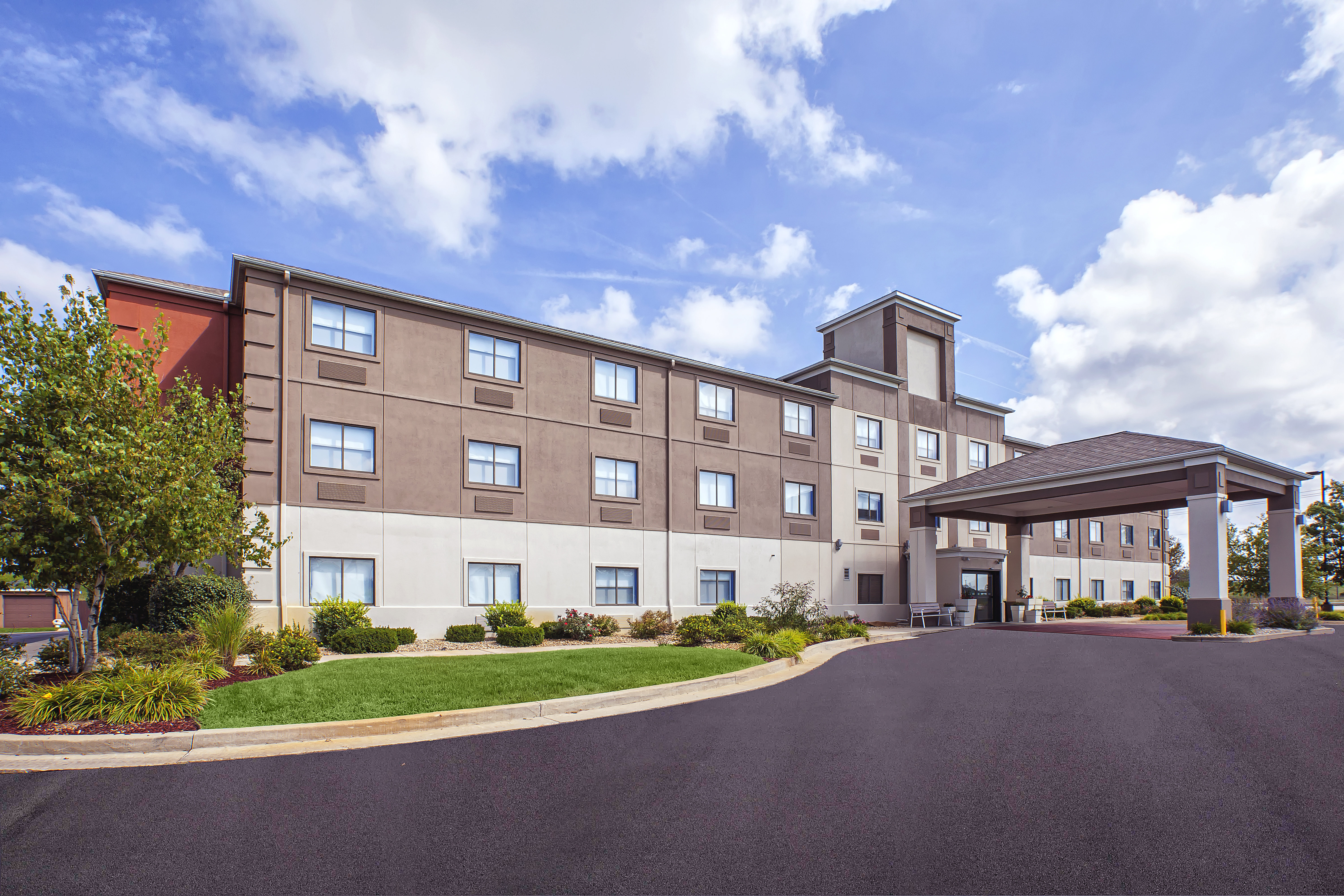 Holiday Inn Express Howe (Sturgis, Mi) 7/49