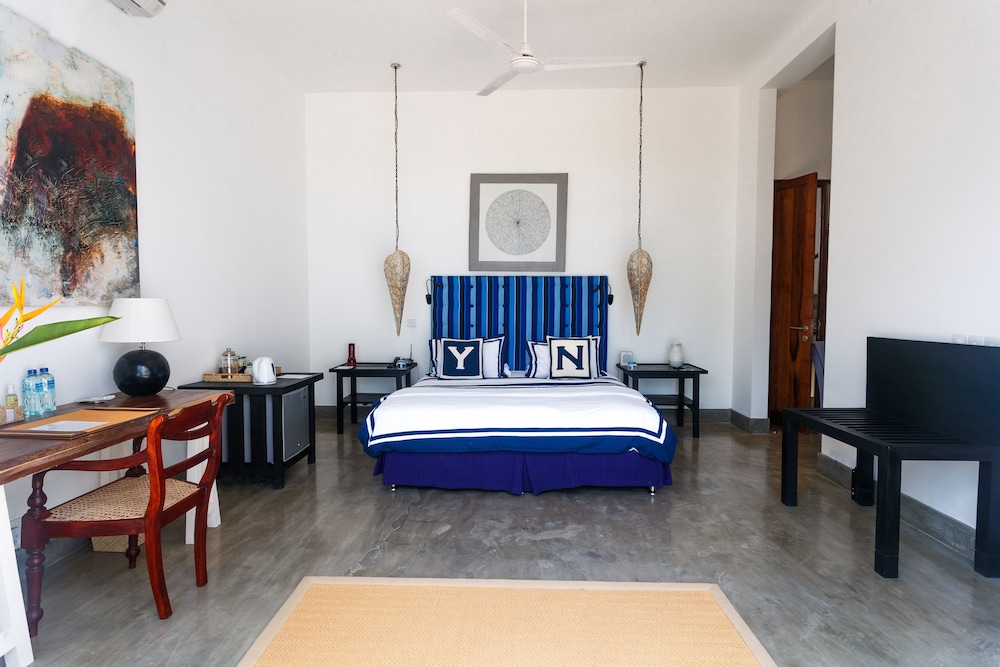 OCEAN, DELUXE, DOUBLE BED