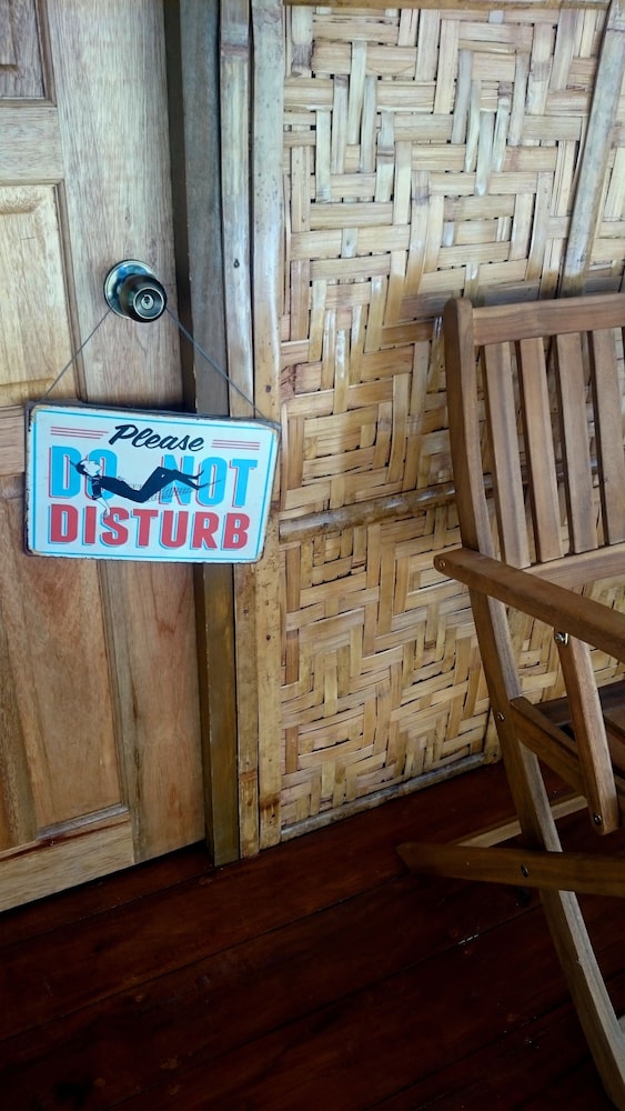 Alona Pawikan Resort 5/58
