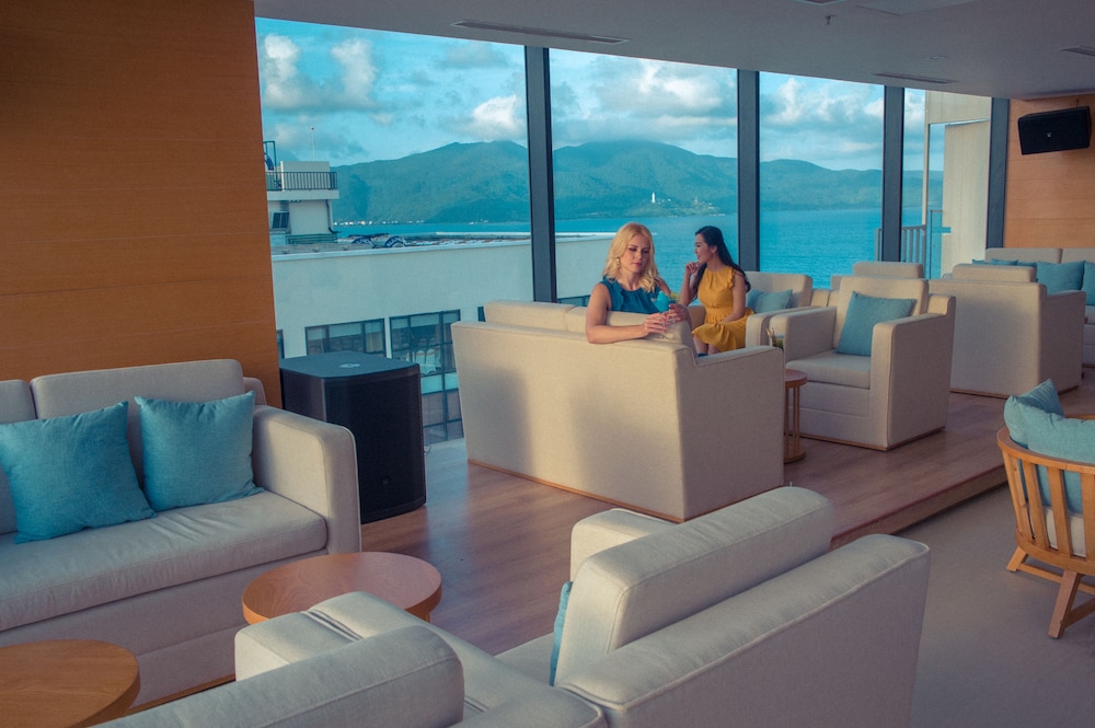 TMS Hotel Da Nang Beach 48/68