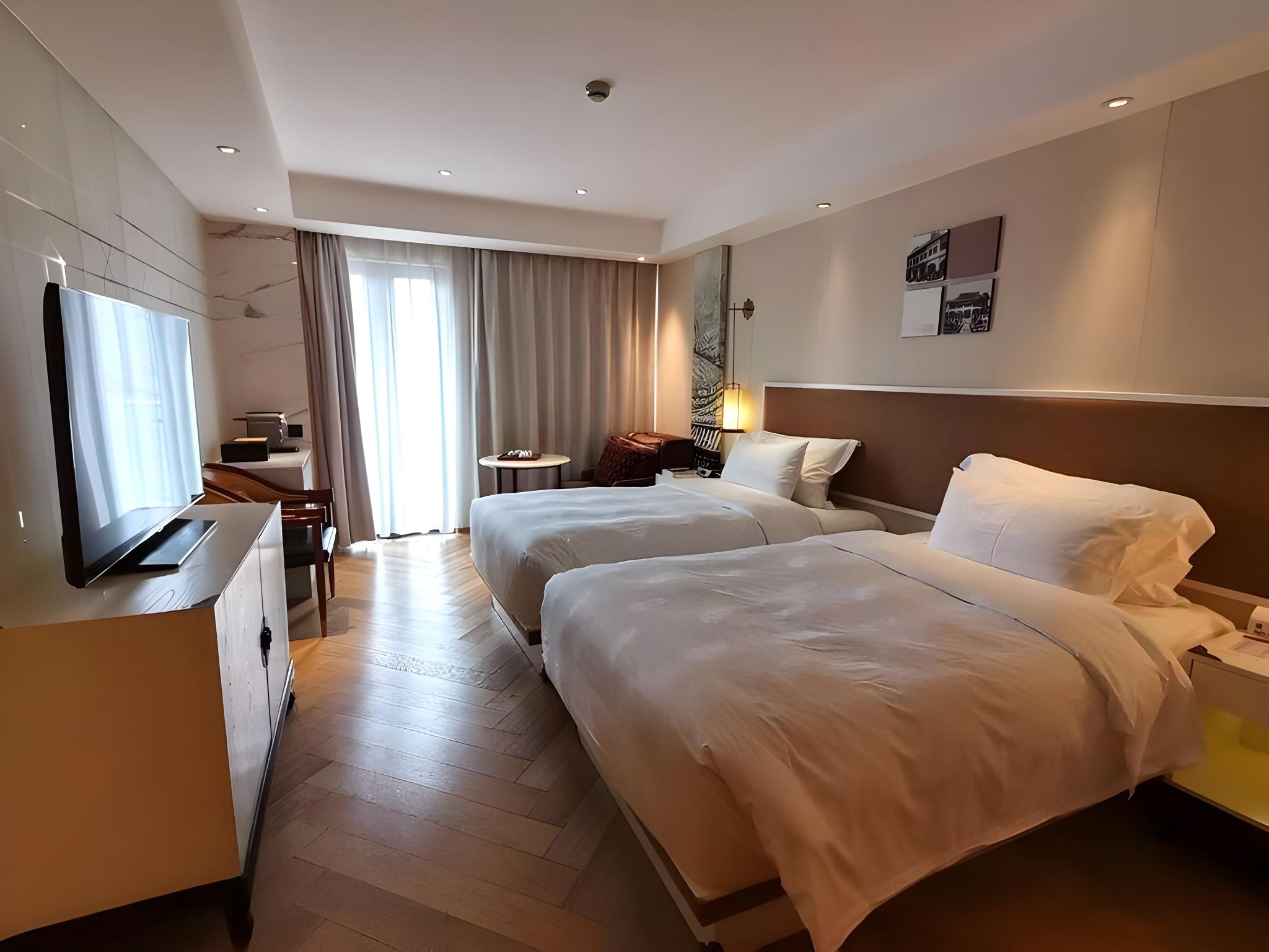 Elegant, Twin Beds