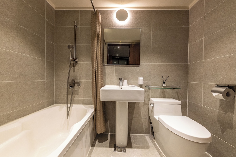 New Chonji Hotel 66/66