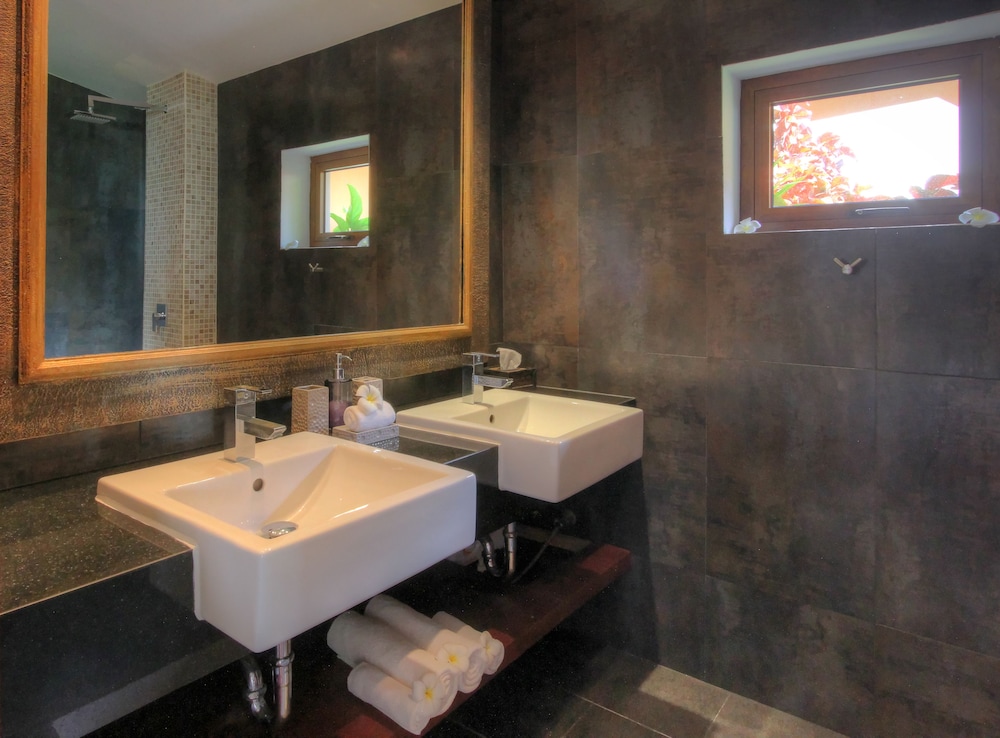 Laguna Villas Boutique Hotel 71/72