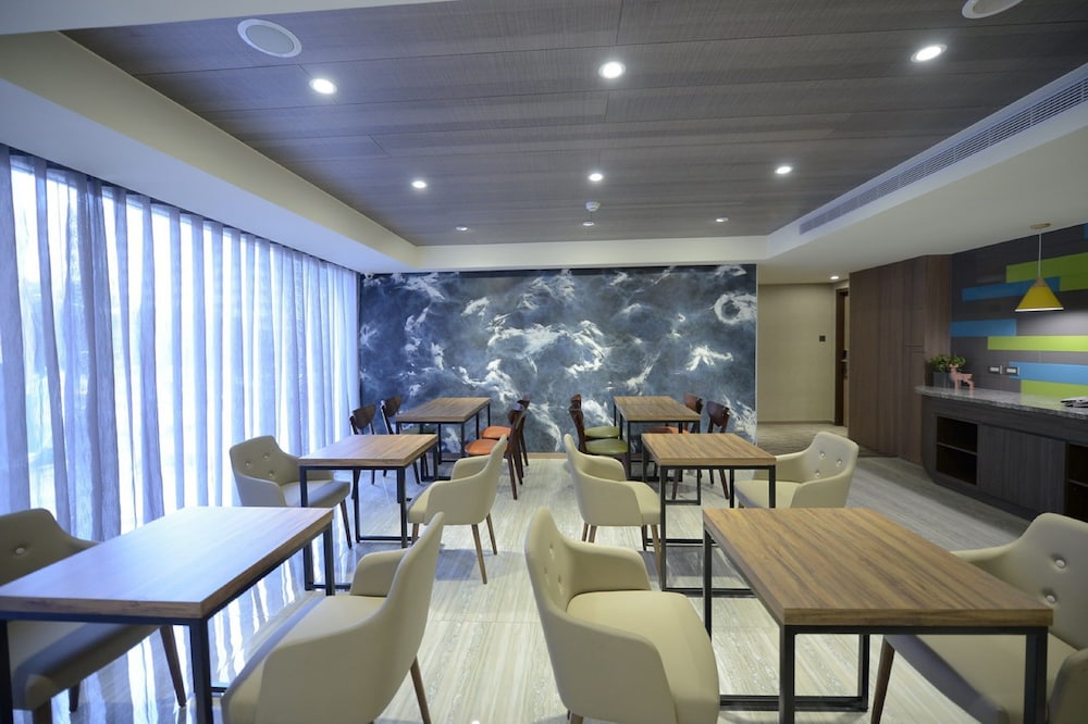 XIMEN HOTEL 67/70