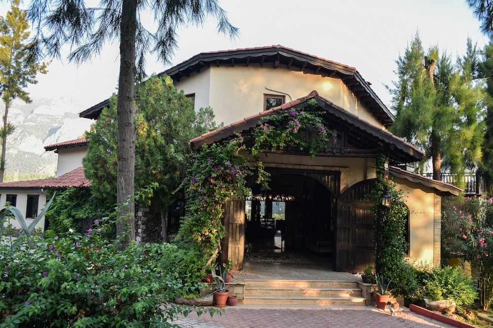 BESO Hotel Berke Ranch & Nature