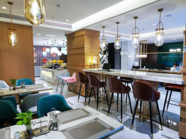 Magnotel guiyang fountain commercial center subway station hotel 23/37
