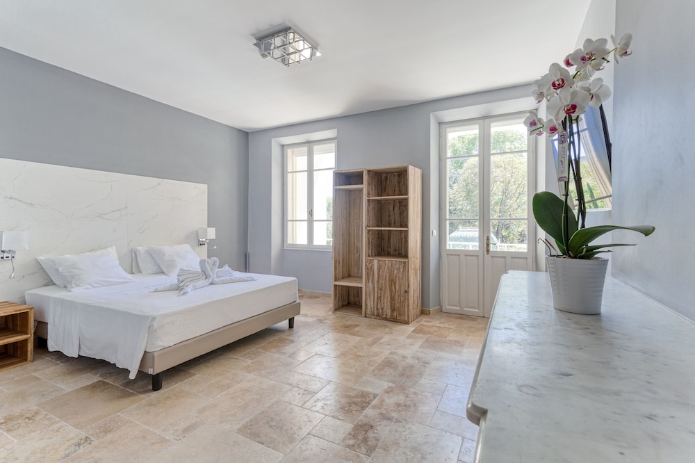 DOMAINE DE LA NERTHE- HOTEL PROVENCE MEDITERRANEE 12/50