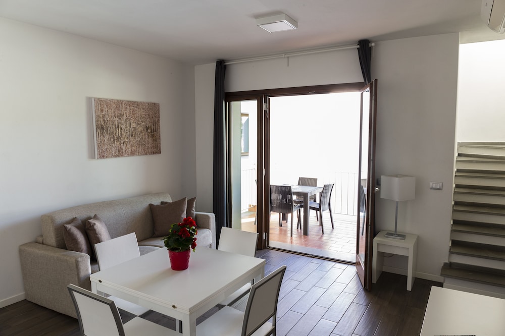 The Florence Hills Resort Spa 14/50