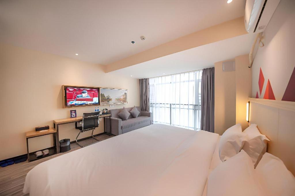 Borrman Hotel Guilin North Railway Station Hengda Square 21/49