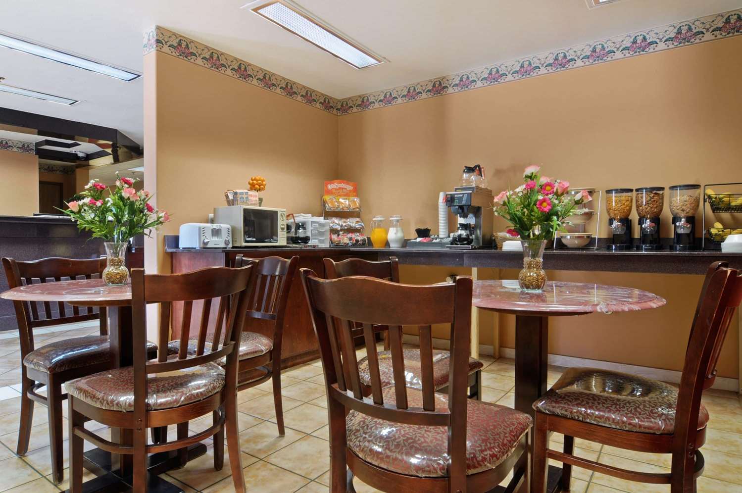Microtel Inn And Suites Clarksville 26/30