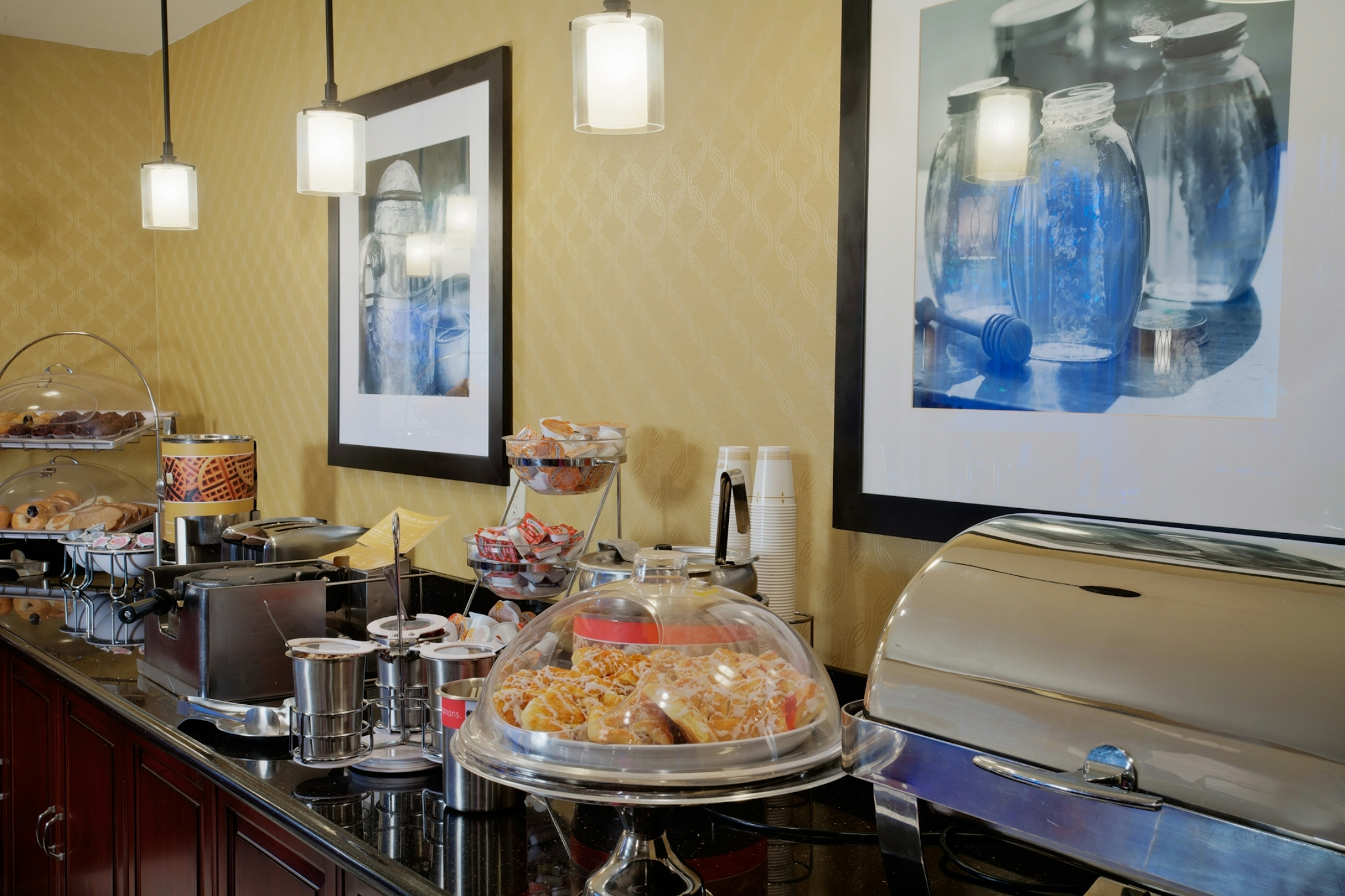 Hampton Inn Suites Salt Lake City Airport 29/82