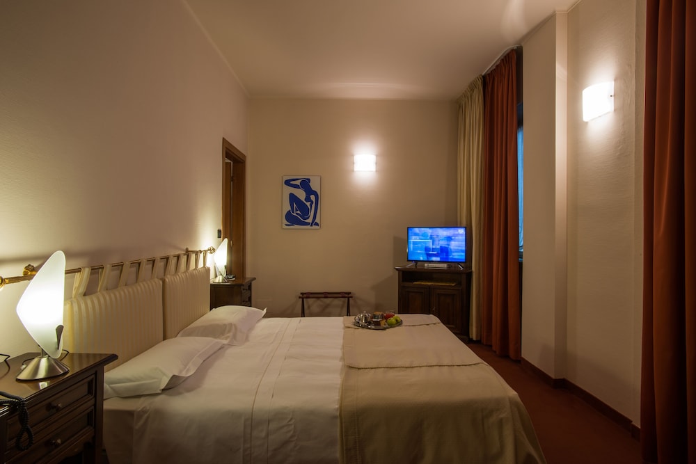 Classic, Suite, King Bed, Hot Tub