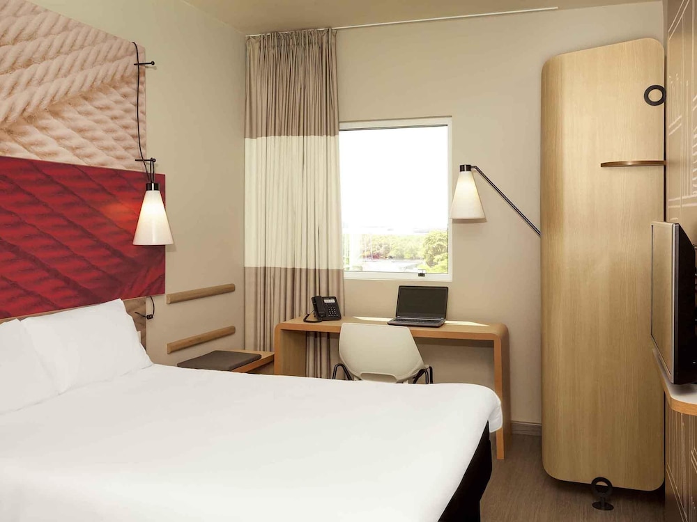 Ibis Paranagua 12/59