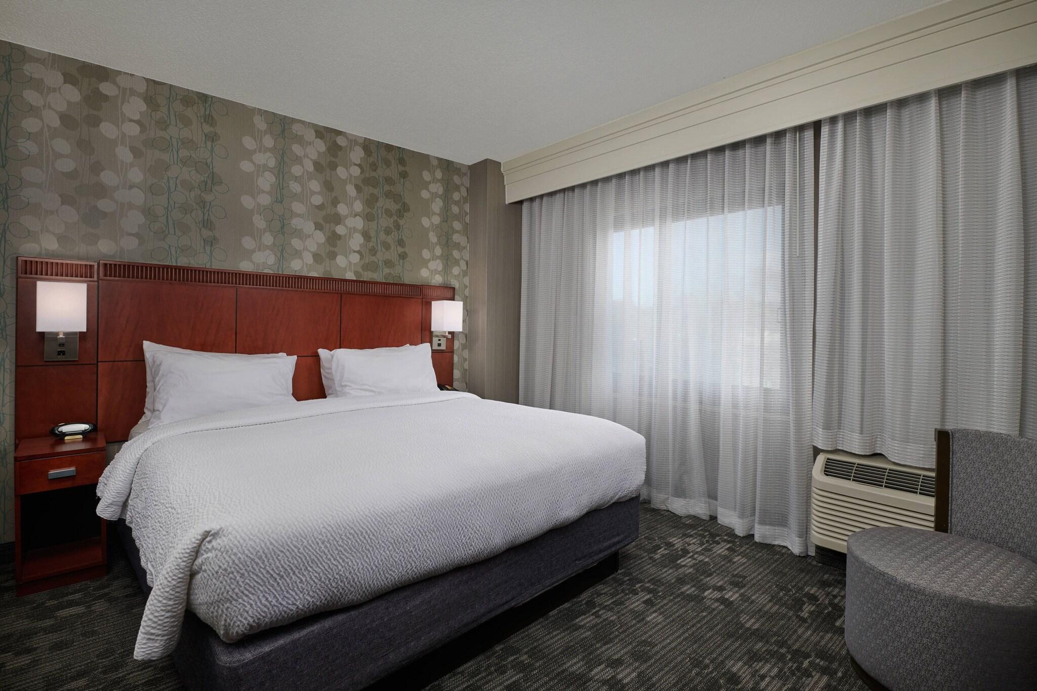 1 Bedroom, Suite, King Bed