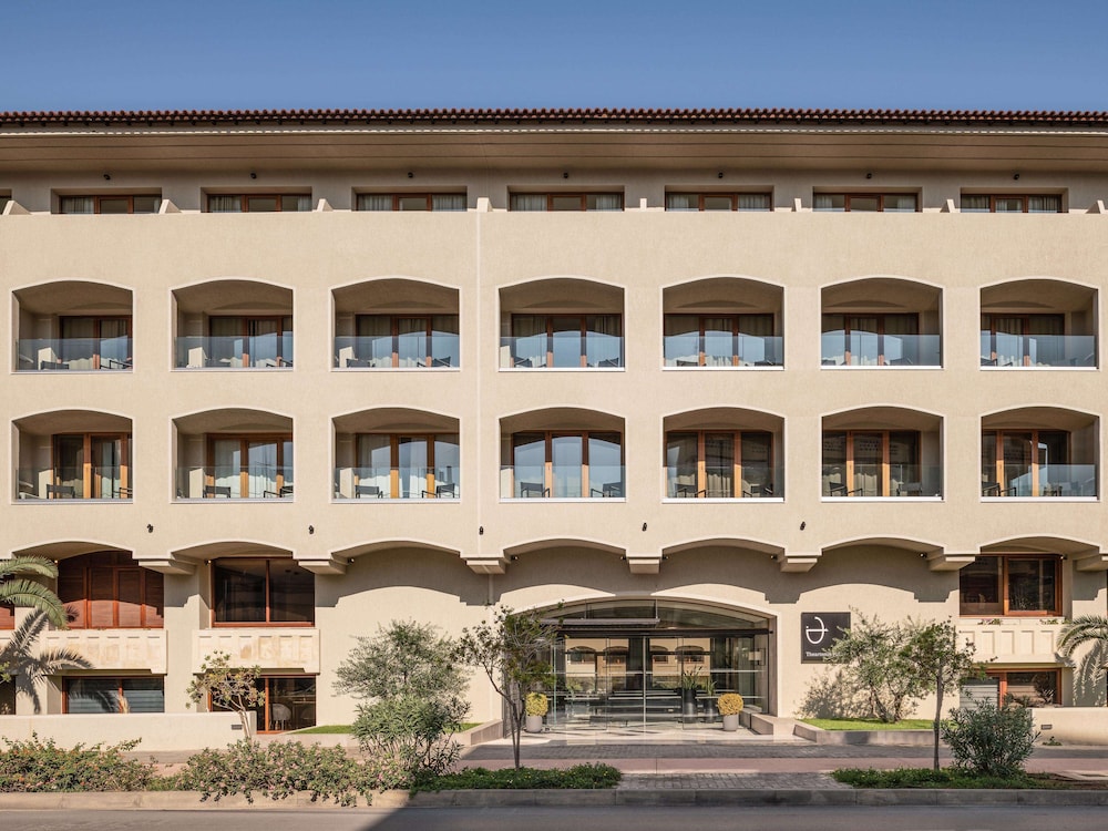 Theartemis Palace 6/100