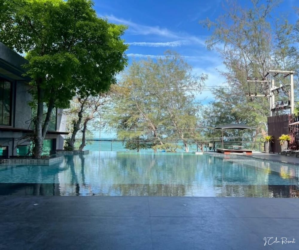 I Calm Resort Cha Am 64/72