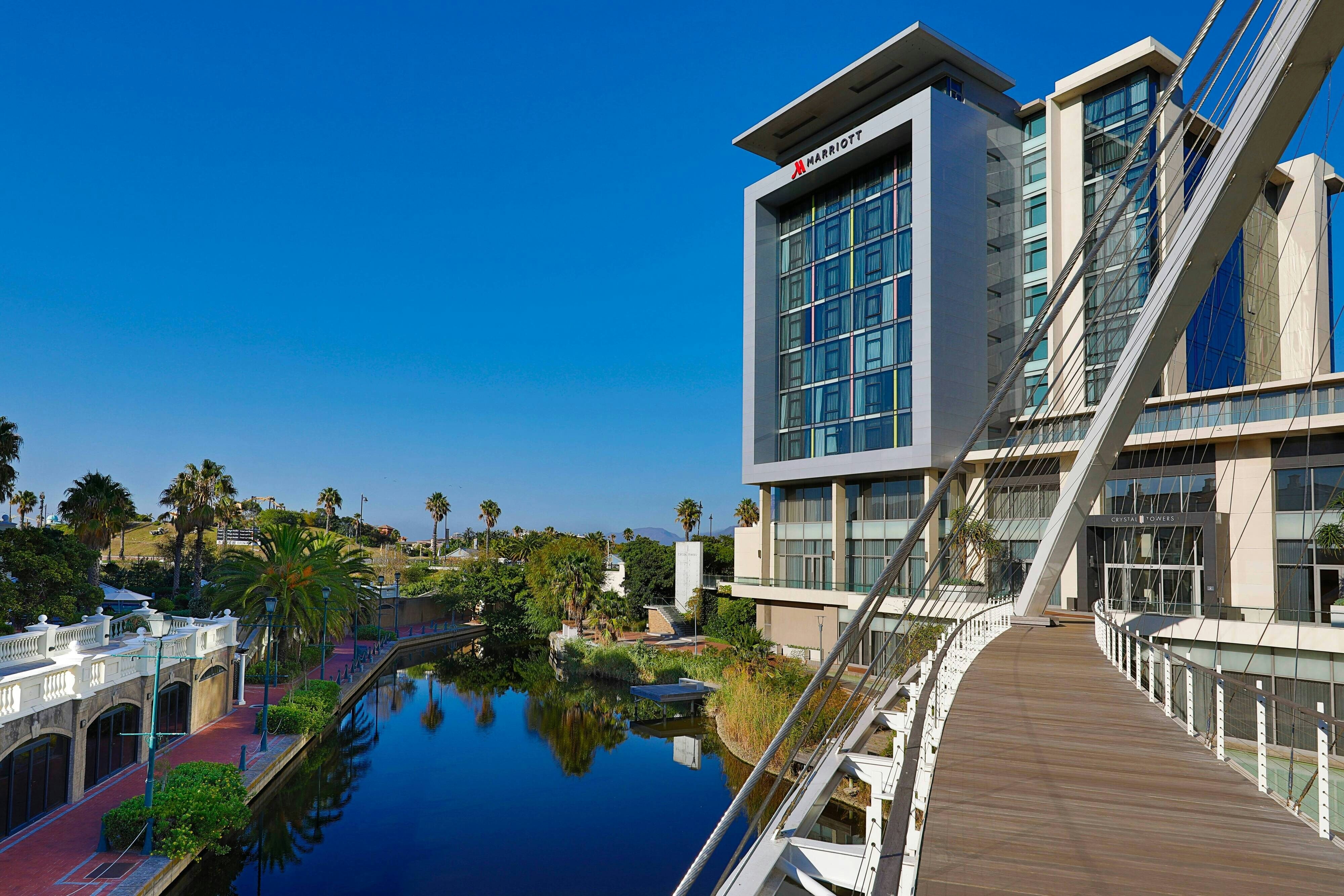 Cape Town Marriott Hotel Crystal Towers 3/27