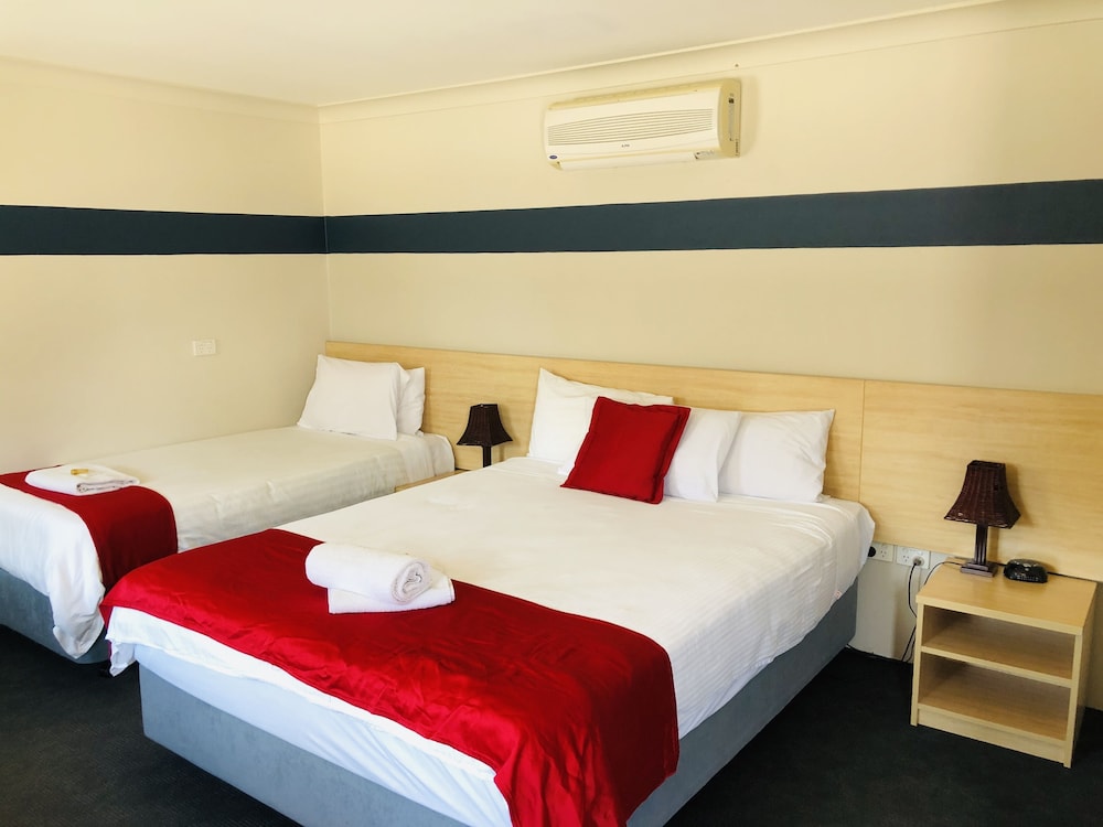 Red Cedar Motel 14/41