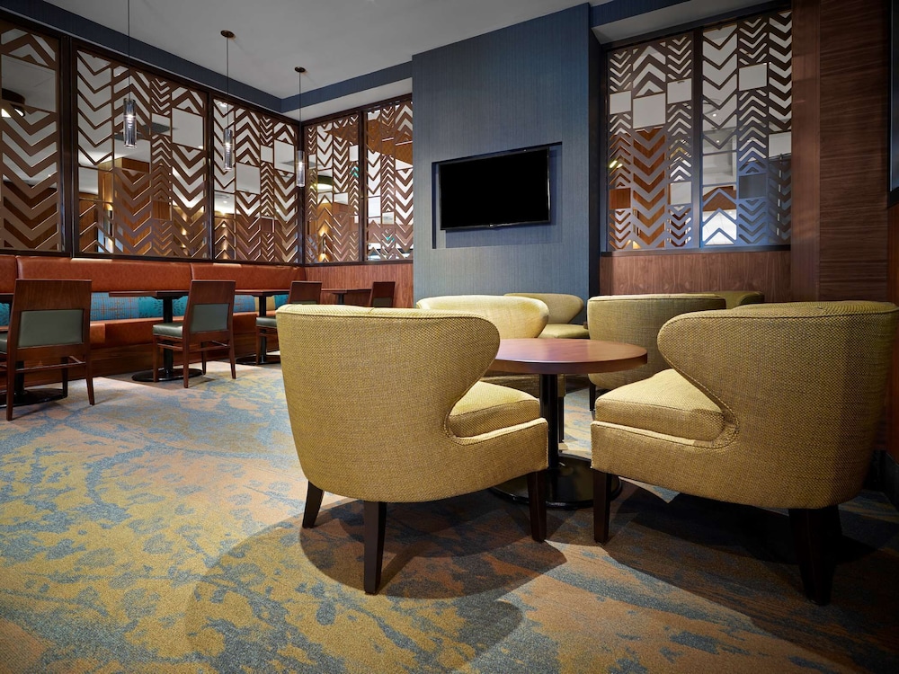 Doubletree By Hilton Hotel & Conference Centre Regina 36/80