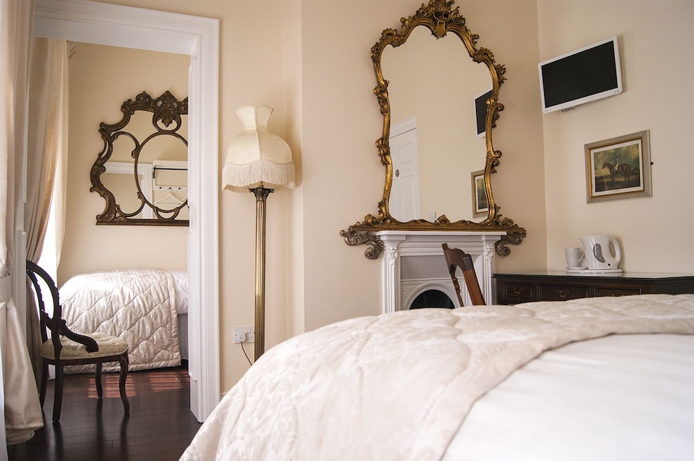 Number 8 The Townhouse 25/38