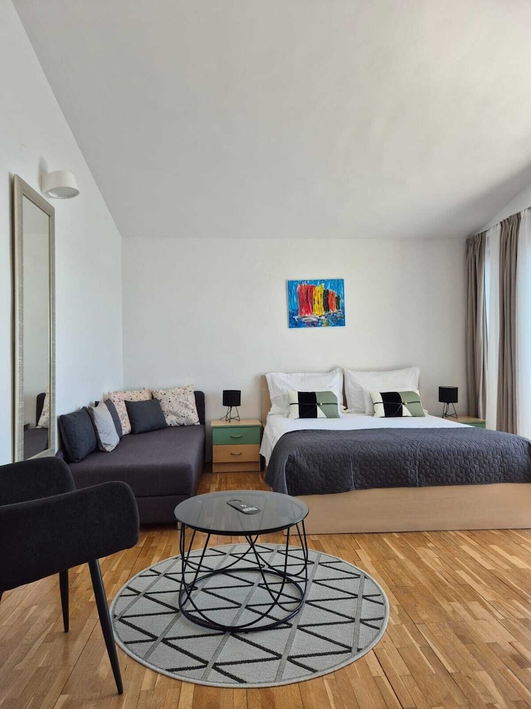 VILLA ZANIC 37/50