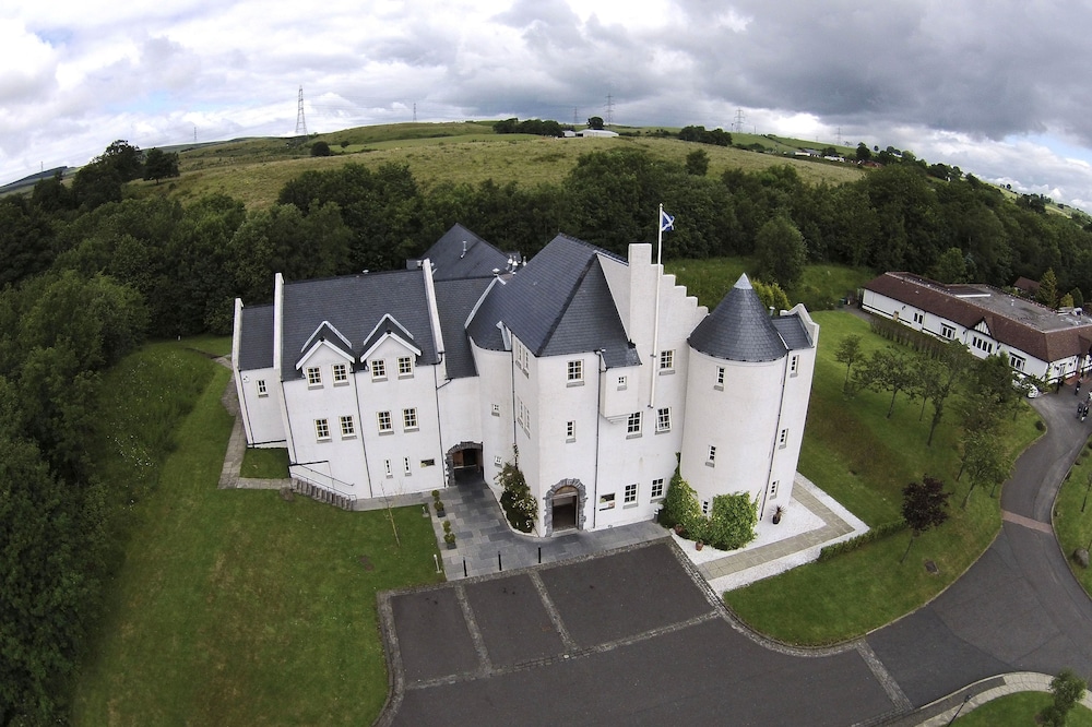 Glenskirlie House and Castle 26/28