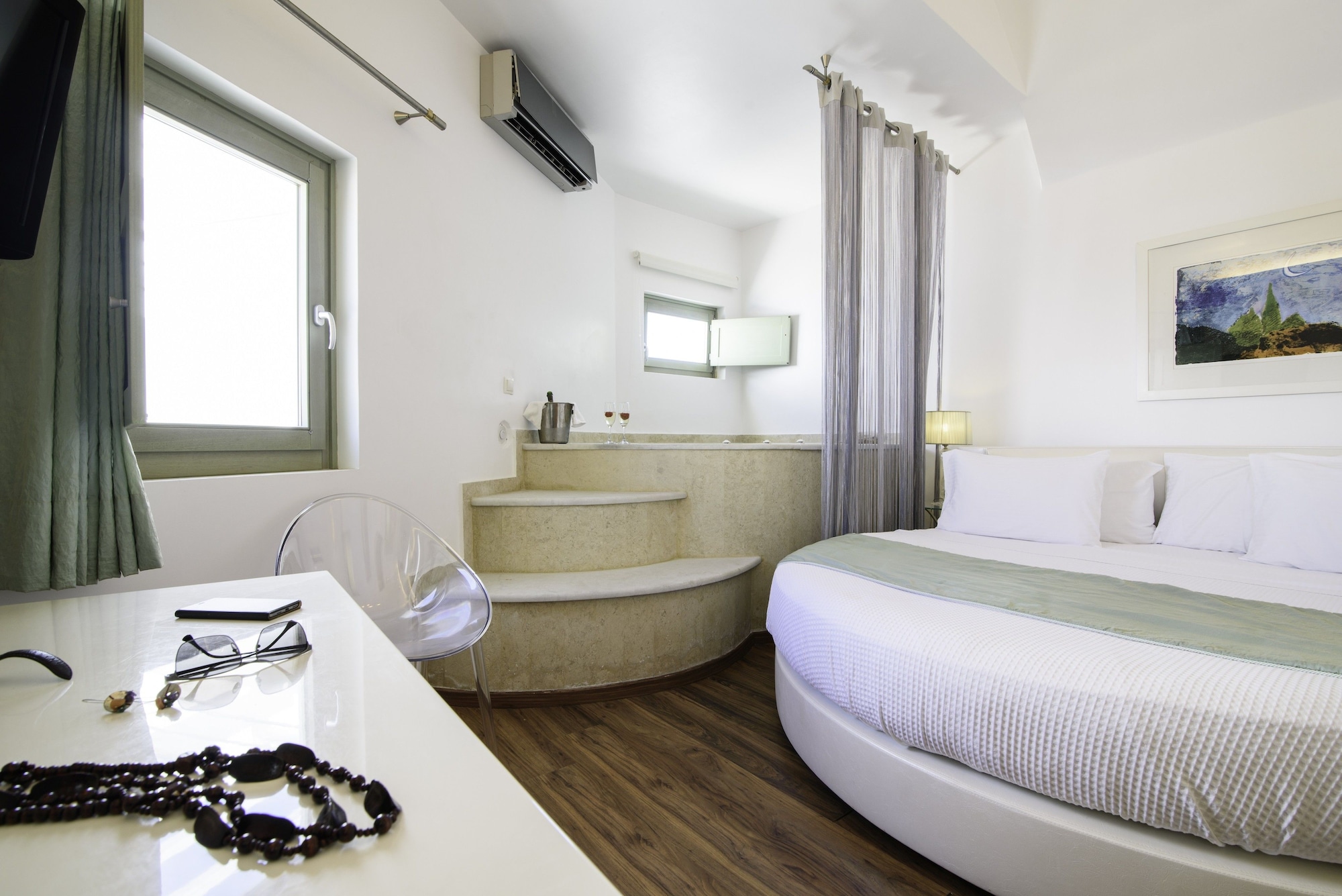 HONEYMOON, SUITE, JETTED TUB