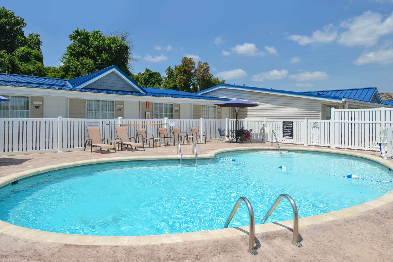 Americas Best Value Inn St. Clairsville/Wheeling 23/39