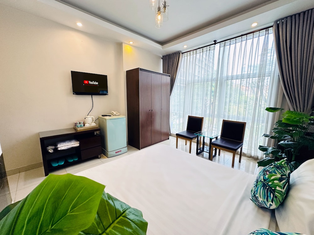 Calmette Hotel 36/50