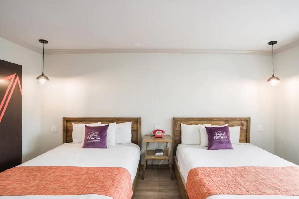 Type A, Deluxe, Twin Beds