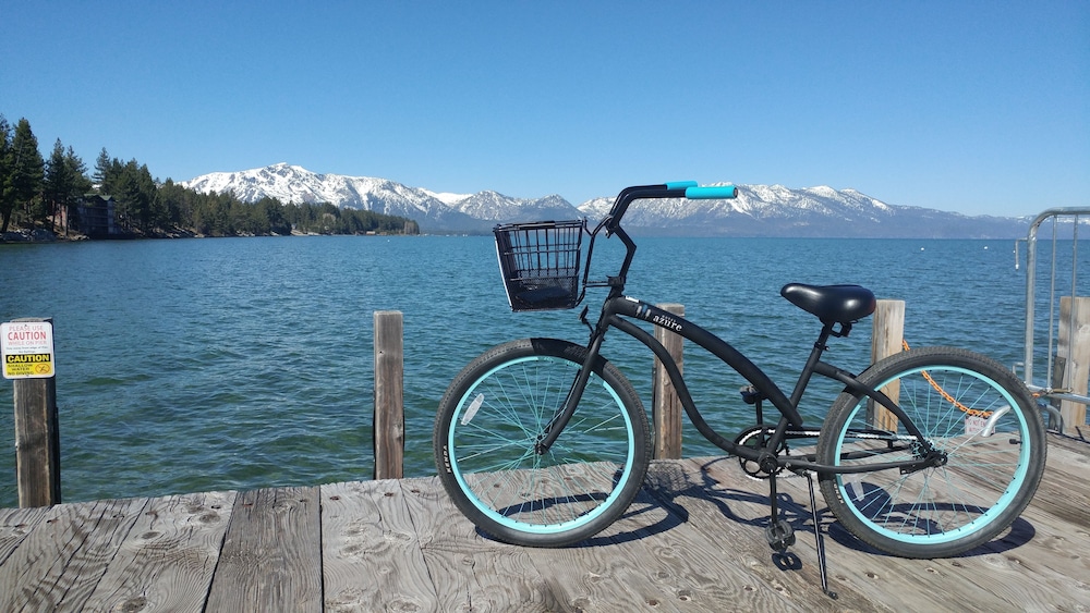 Hotel Azure Tahoe 26/39