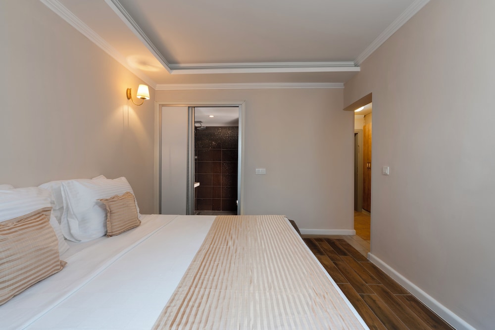 Olivias Group Hotel 9/42
