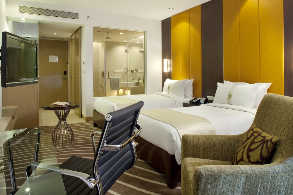 HOLIDAY INN MUMBAI INTERNATIONAL AIRPORT 23/72