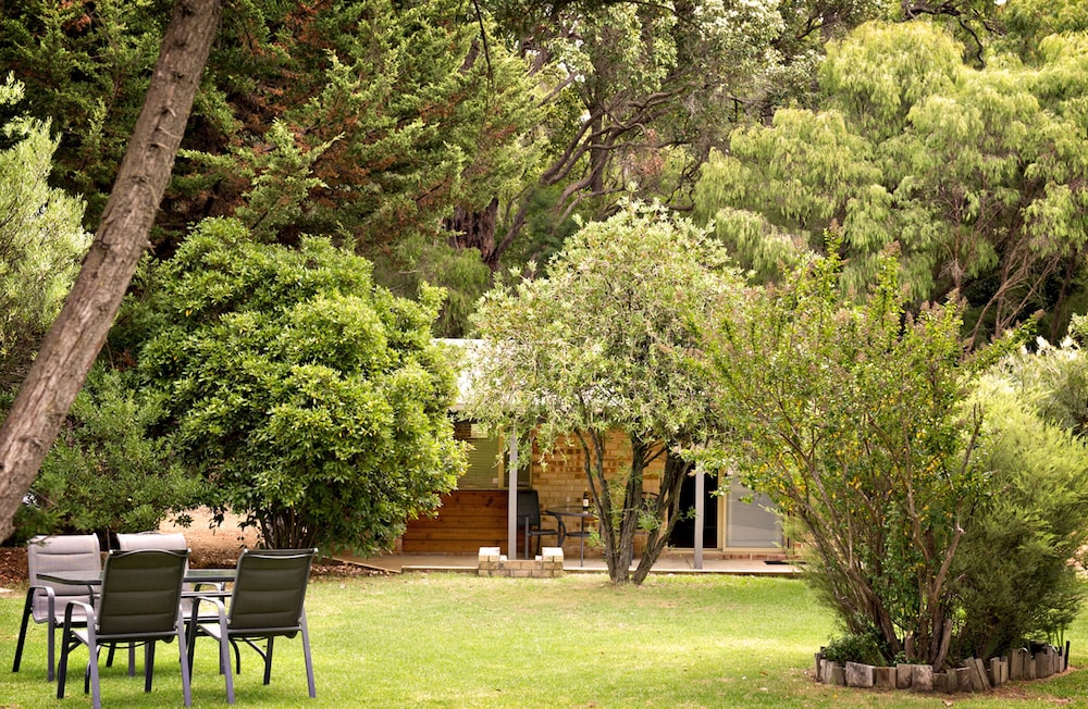 PEPPERMINT BROOK COTTAGES 16/23