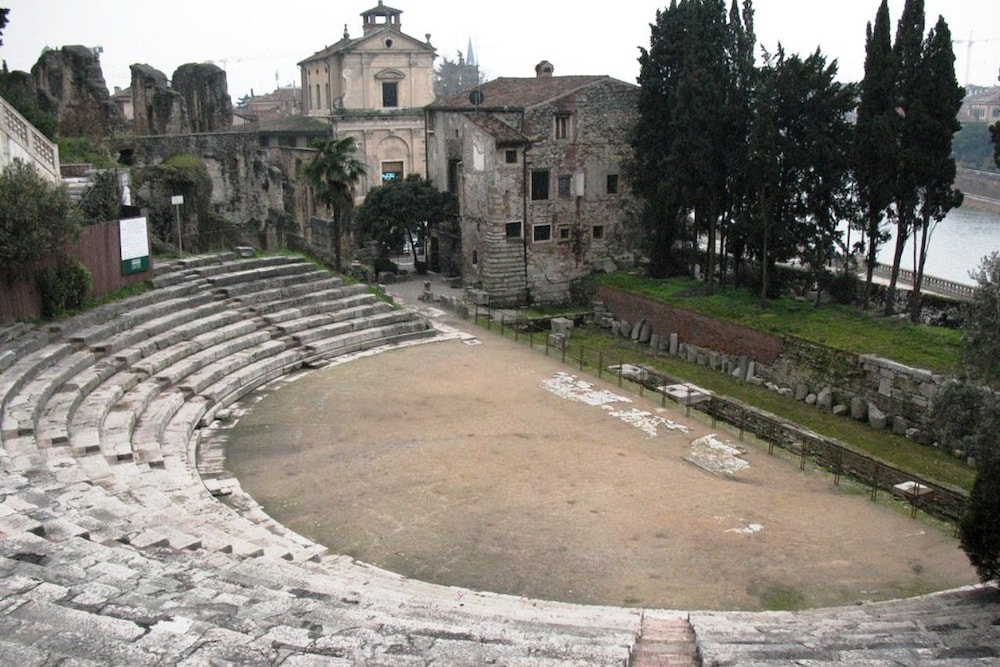 Giardino Giusti House and Court 39/50
