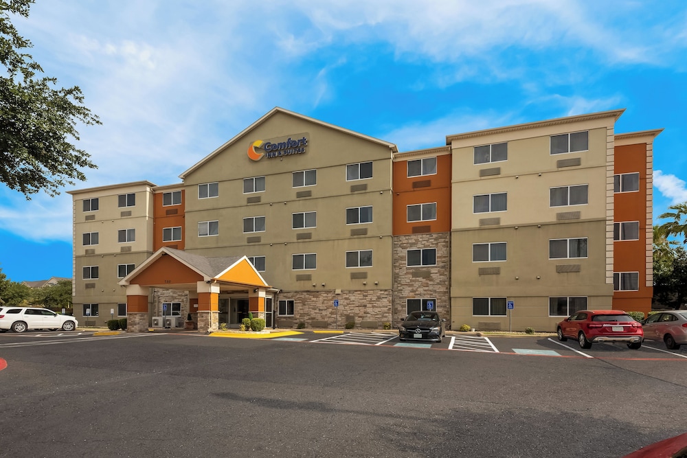 Comfort Inn & Suites Austin North Loop 41/46