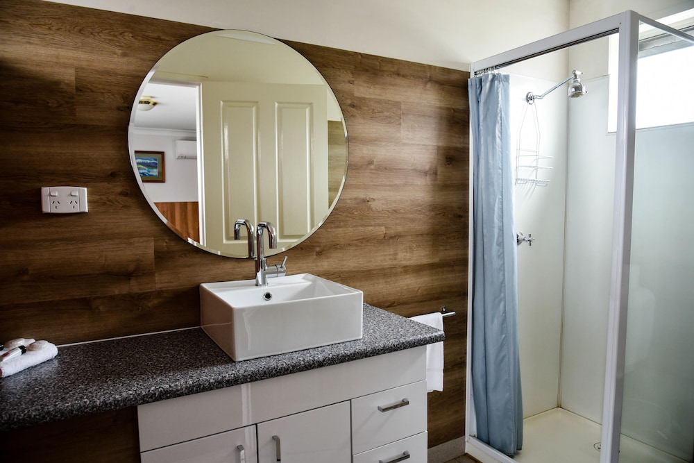 غرفة قياسية بسرير كوين، HOBART TOWER MOTEL 4/4