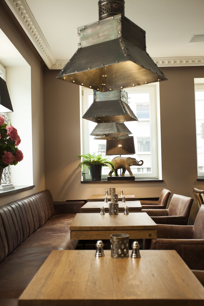 Georges Hotel 28/33