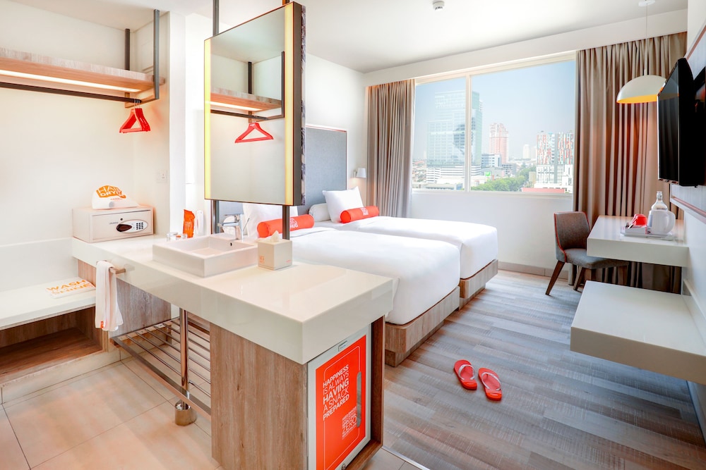 HARRIS Hotel and Conventions Bundaran Satelit Surabaya 15/50