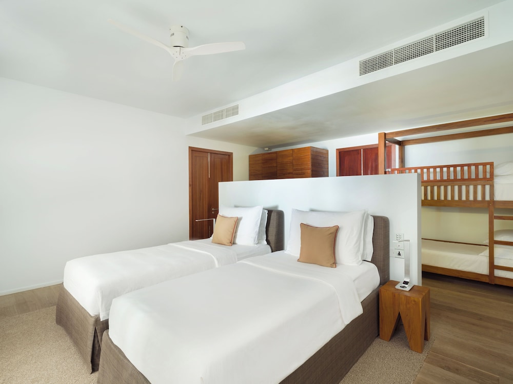 2 Bedrooms, Beach Pool, Villa, King and Twin Beds