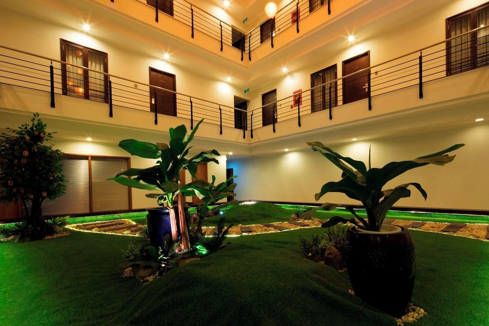 Vien Dong Hotel 48/50