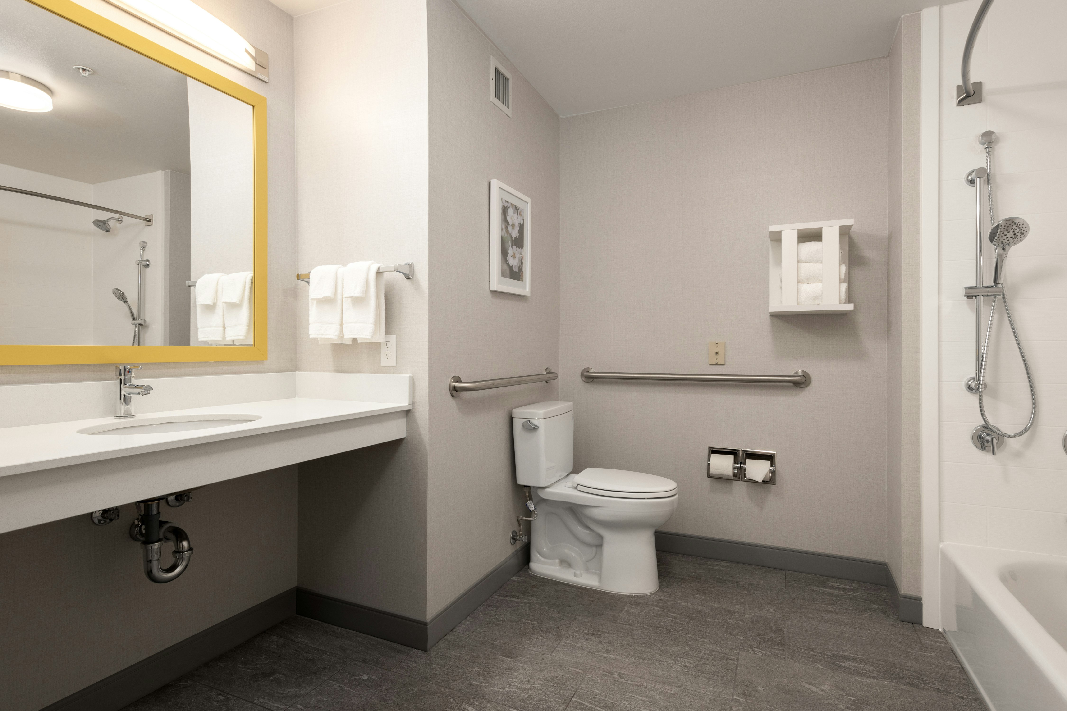 غرفة بسريرين كوين لذوي الإعاقة، Hampton Inn Suites Manteca 4/4