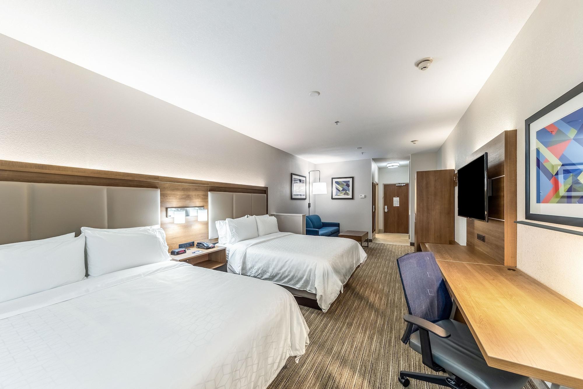 Holiday Inn Express Suites Fort Worth Fossil Creek 10/30