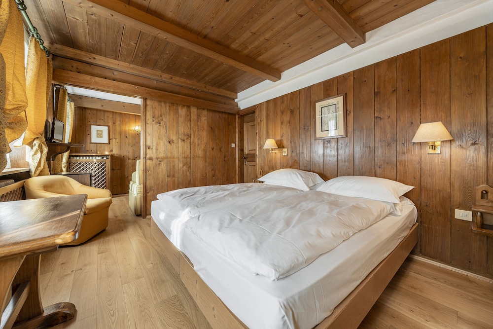 PARC HOTEL VICTORIA CORTINA 30/58