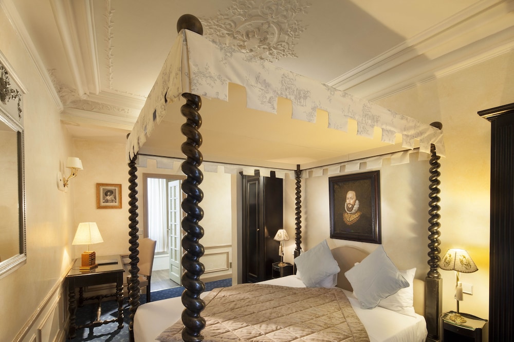 RESIDENCE HENRI IV 36/57
