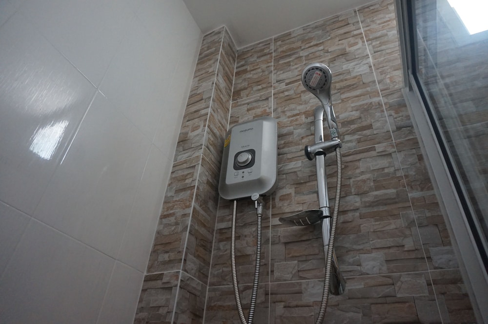 Phant At Thalang Service Apartment 22/32