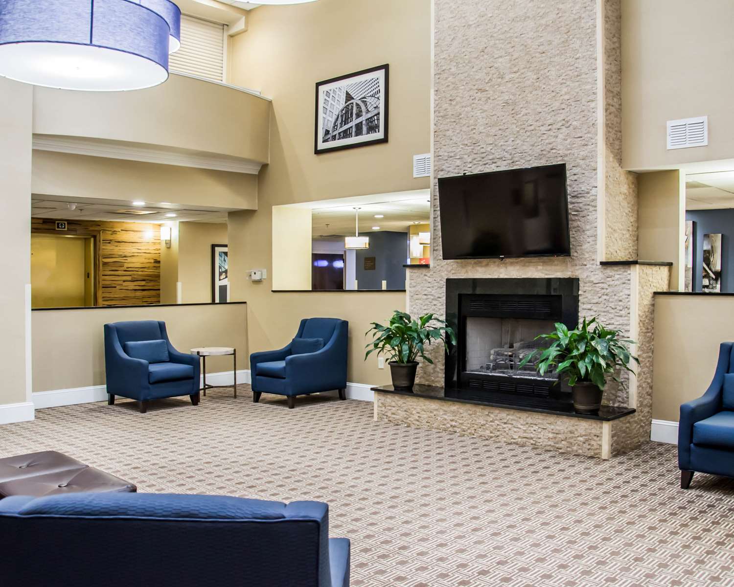 Comfort Suites University - Research Park 25/38