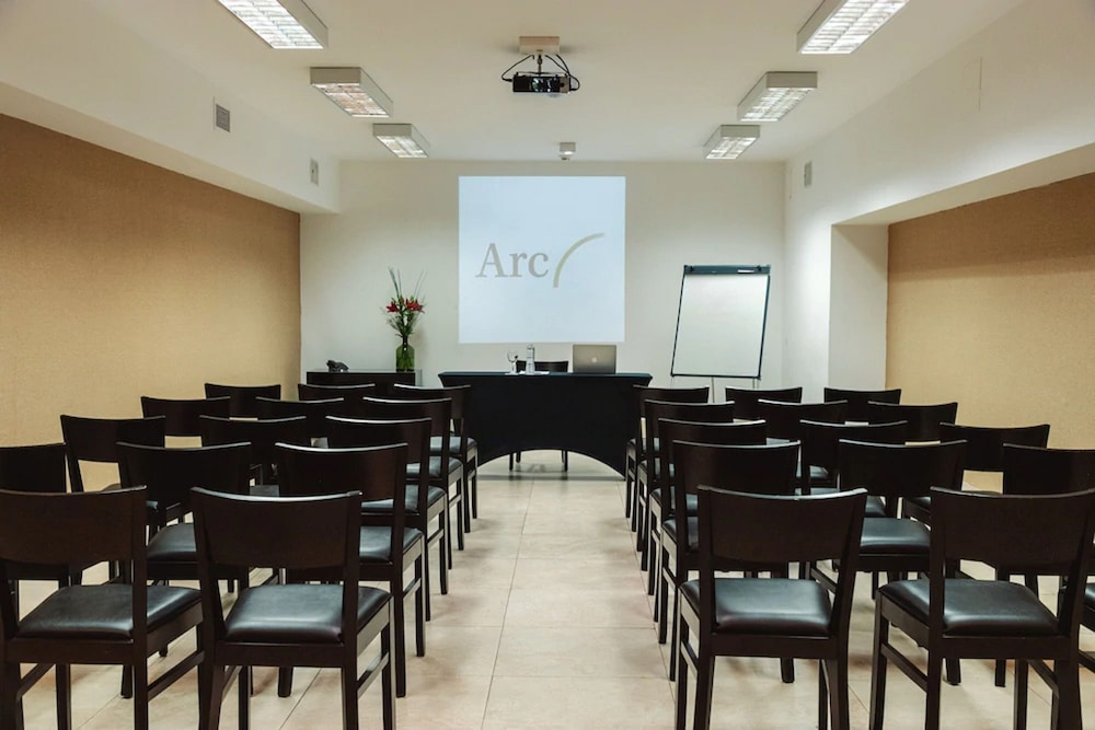 Arc Recoleta Boutique Hotel and Spa 60/68