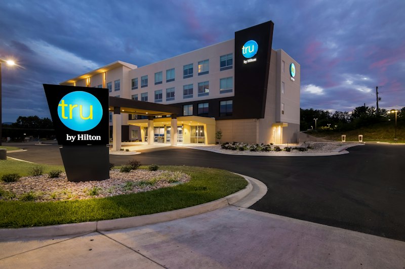 Tru by Hilton Lexington 2/34