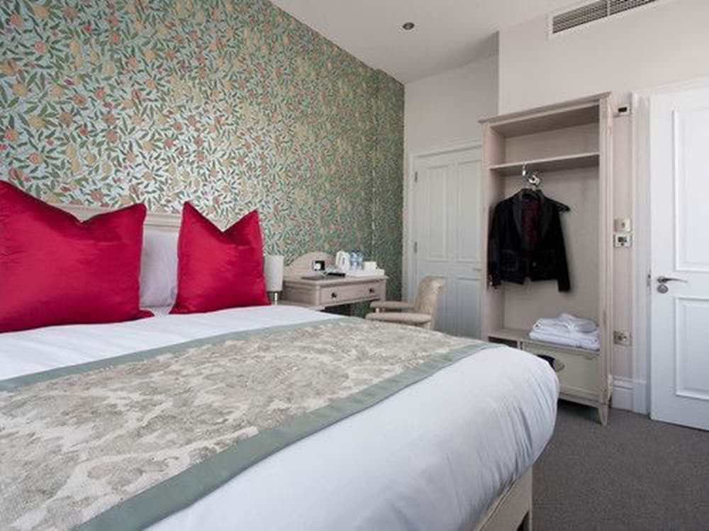 W12 ROOMS 19/58